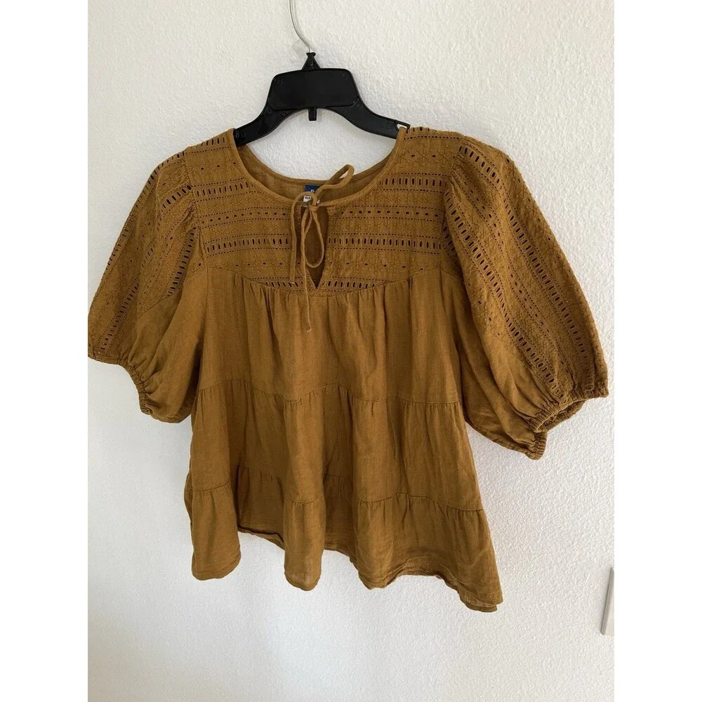 Old Navy Eyelet Lace Tie Neck Womens Top XL Honey Gold Brown Cotton Tiered Boho